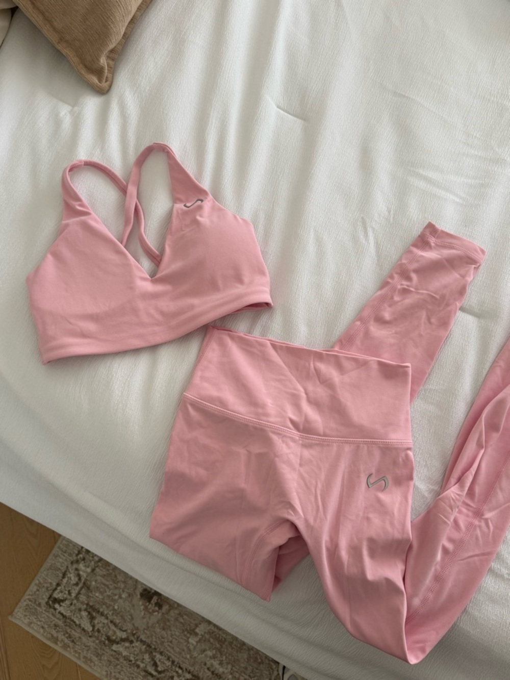 Women's Soft Pink V-Neck Strappy Sports Bra & High-Waist Legging Set